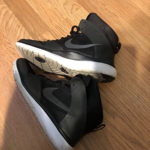 All Black NIKE High Tops!👟size-8